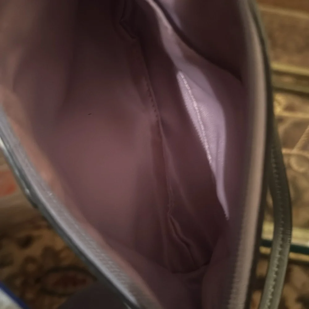 Coach wristlet with coach tag - Picture 7 of 7